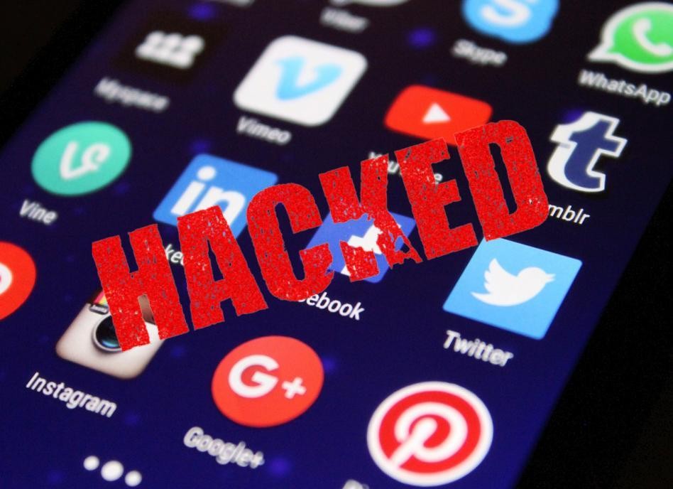 signs your social media account is hacked, how to know if your social media account is hacked, indicators of hacked social media account