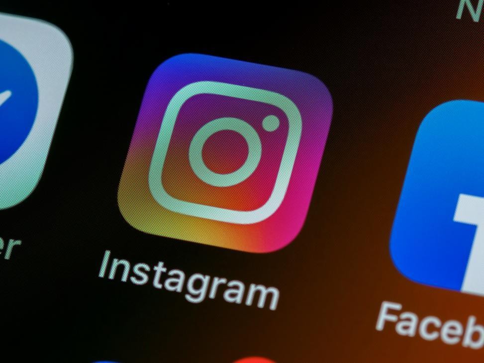 Instagram account safety, Instagram privacy settings screenshot, example of 2FA on Instagram, Instagram security checkup page